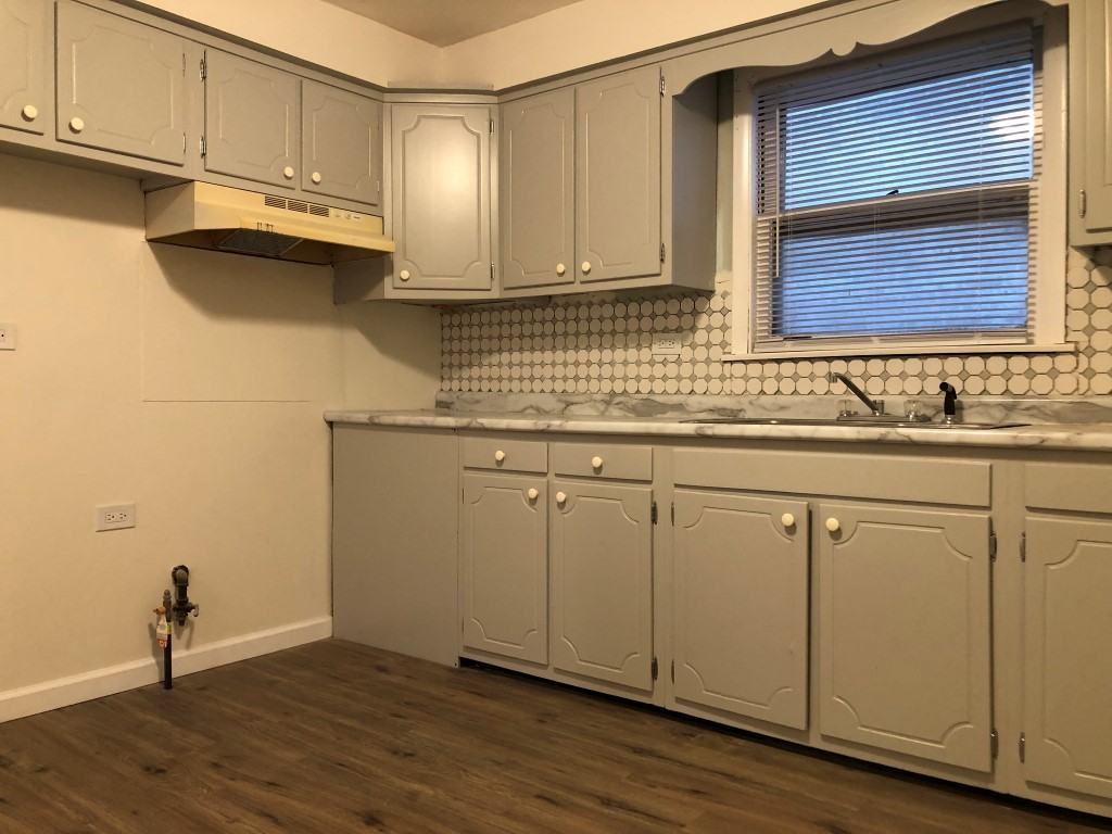 11137 S Emerald Ave Unit 2b - Photo 4 of 10