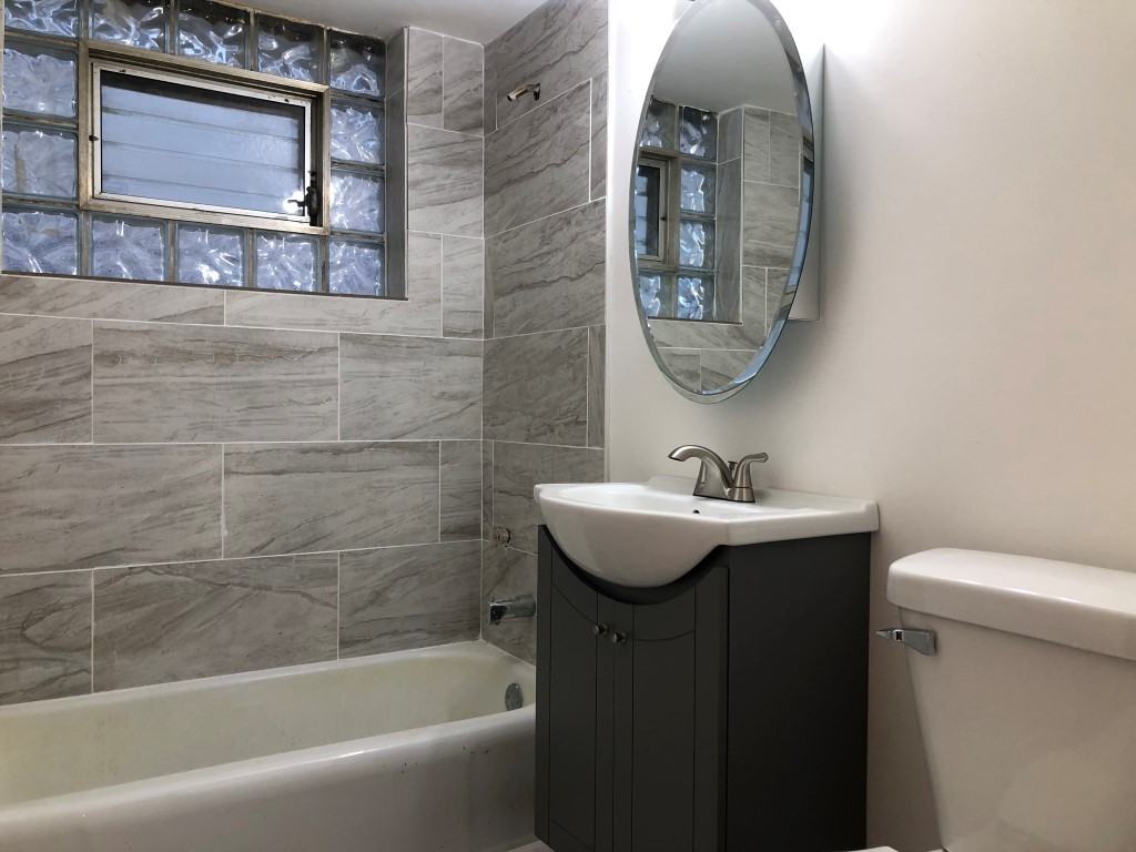 11137 S Emerald Ave Unit 2b - Photo 5 of 10