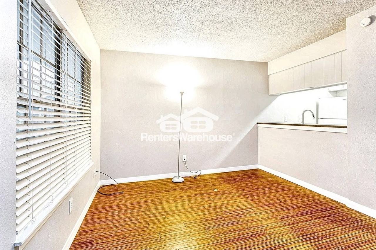 4007 Avenue C #105 - Photo 7 of 17