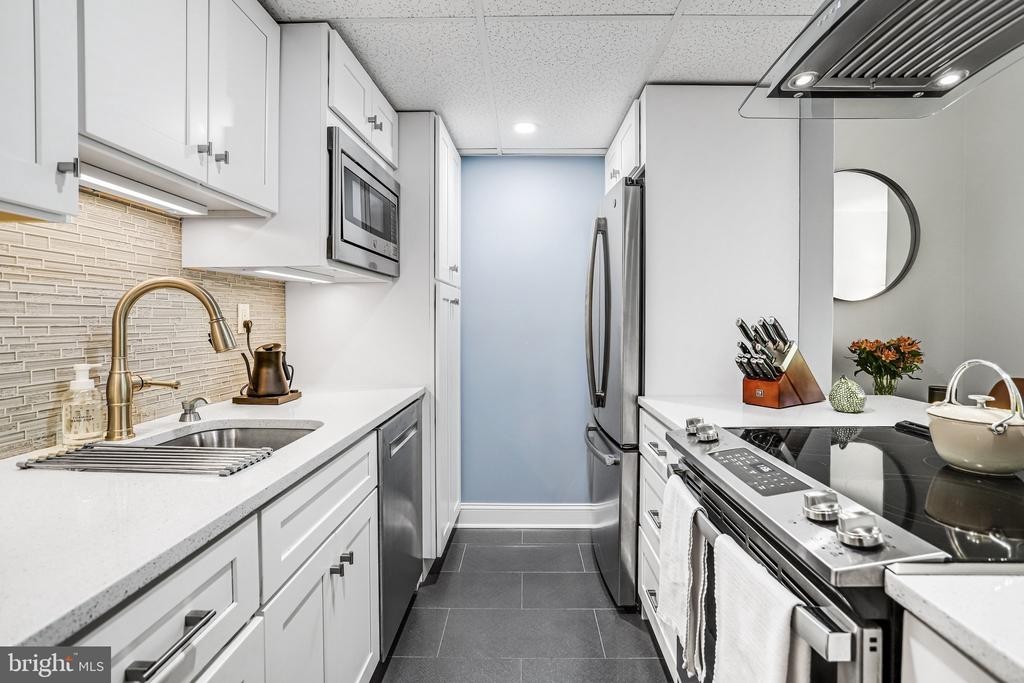 212 3rd St Ne ##A - Photo 7 of 33
