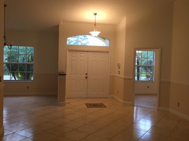 2357 Sw Norton St - Photo 3 of 10