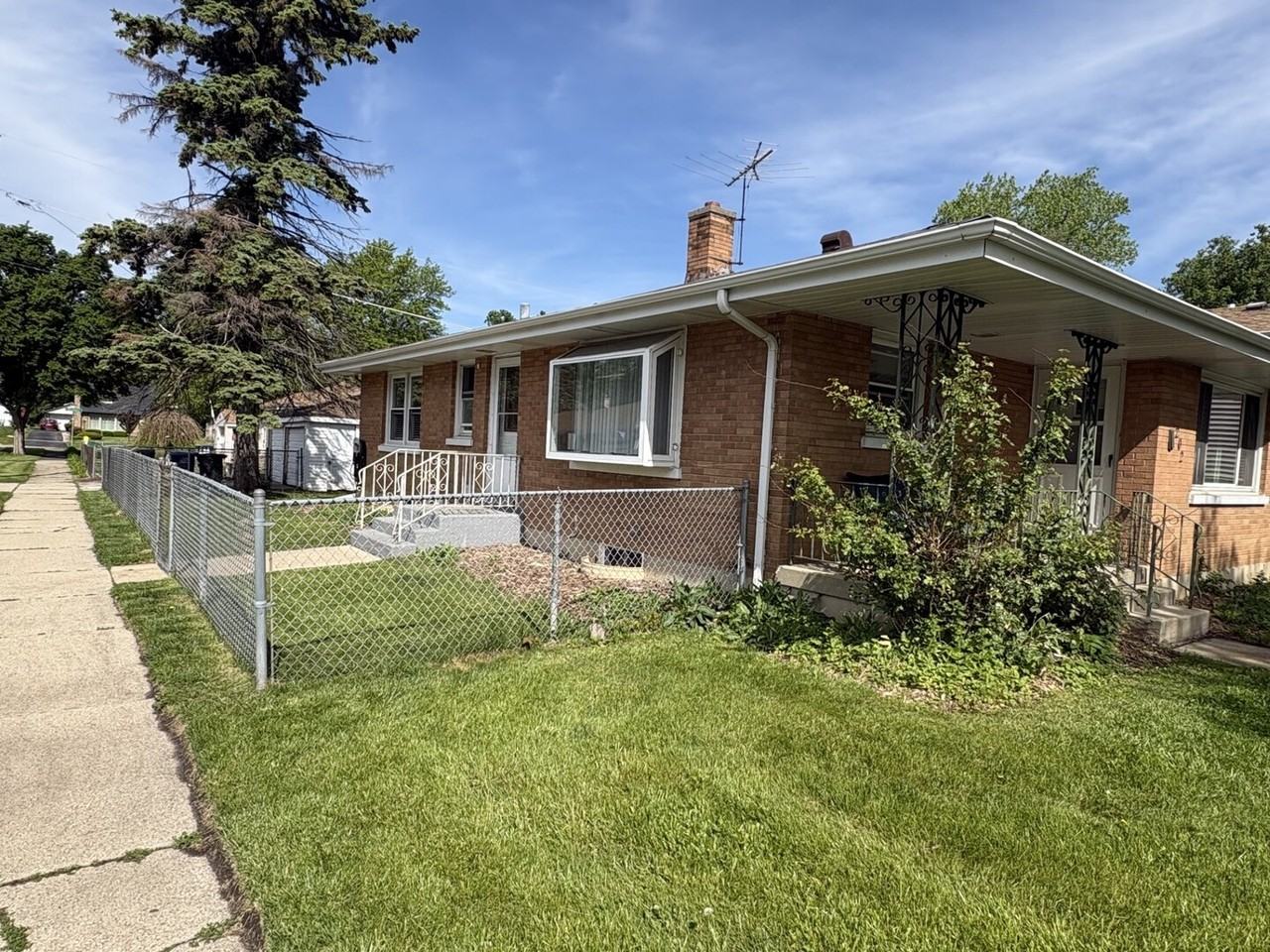 202 N Bierman Ave