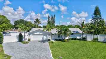 featured image of 135 Se 28th Ct
