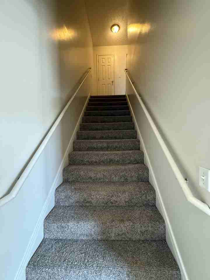 24 Jade Ct #J5 - Photo 3 of 10