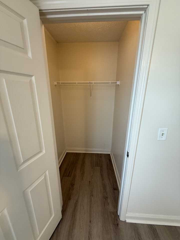 24 Jade Ct #J5 - Photo 5 of 10