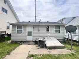 featured image of 811 East Lake Avenue