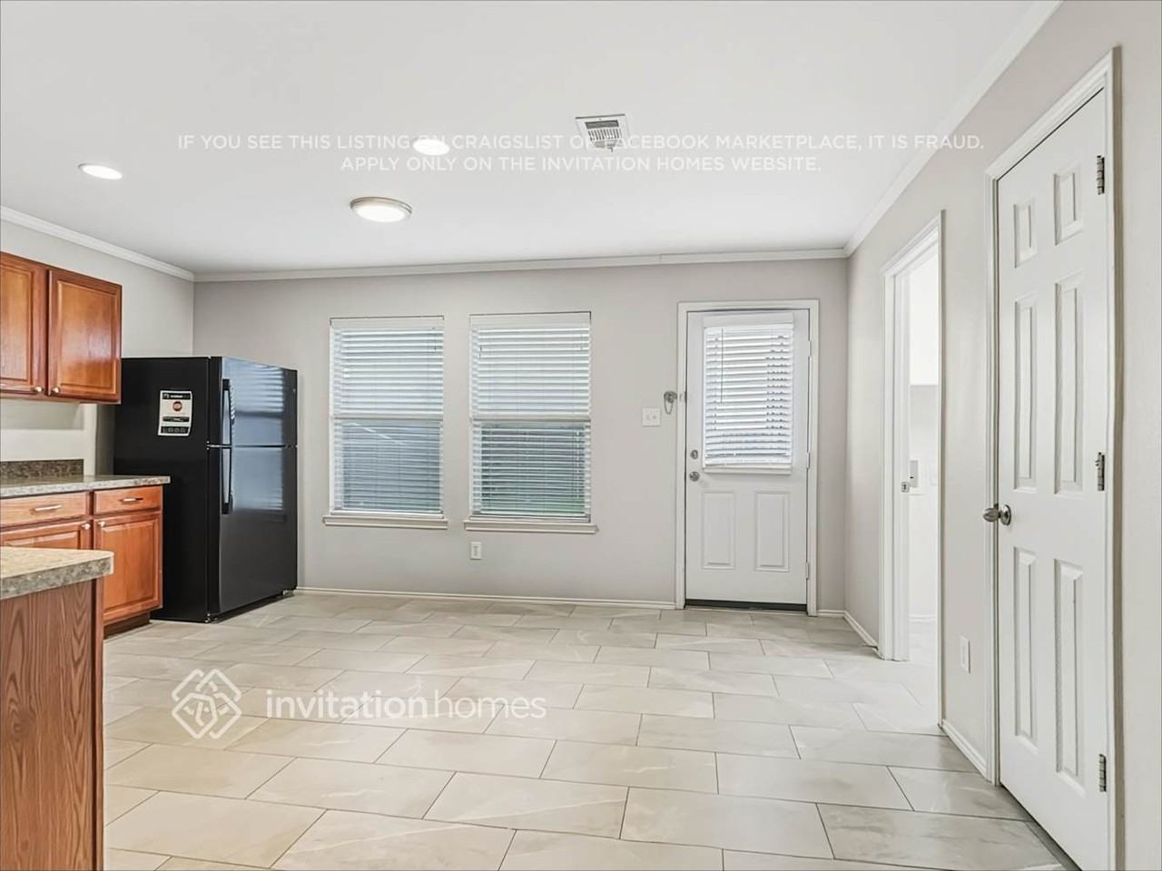 402 Azalea Dr - Photo 5 of 18