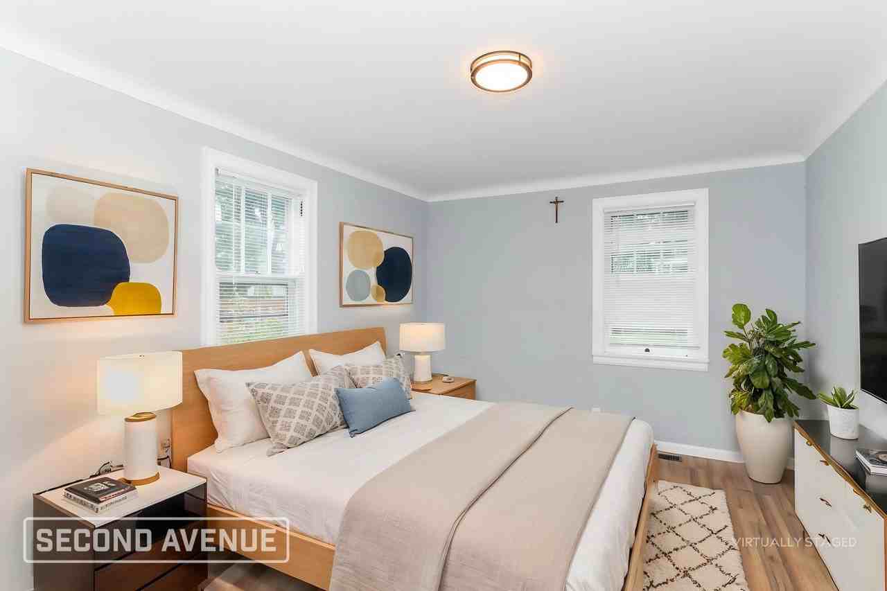 1522 Kinney Ave - Photo 4 of 20