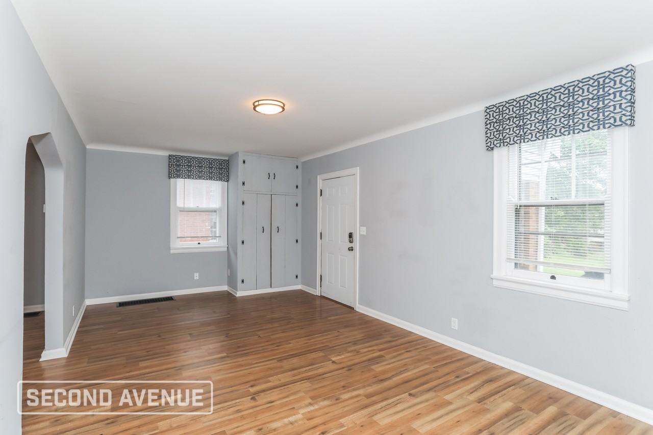 1522 Kinney Ave - Photo 7 of 20