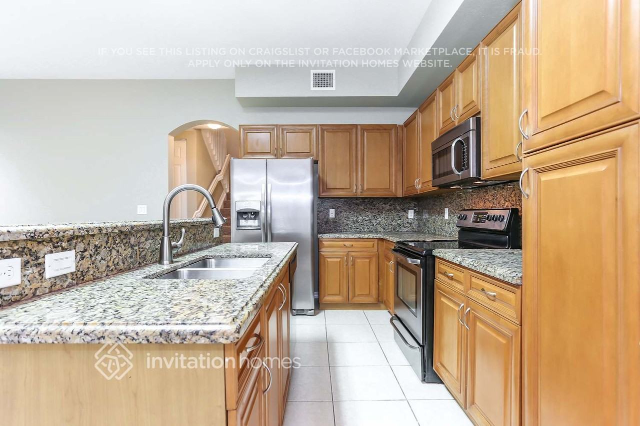 8886 Sw 229th St - Photo 4 of 17