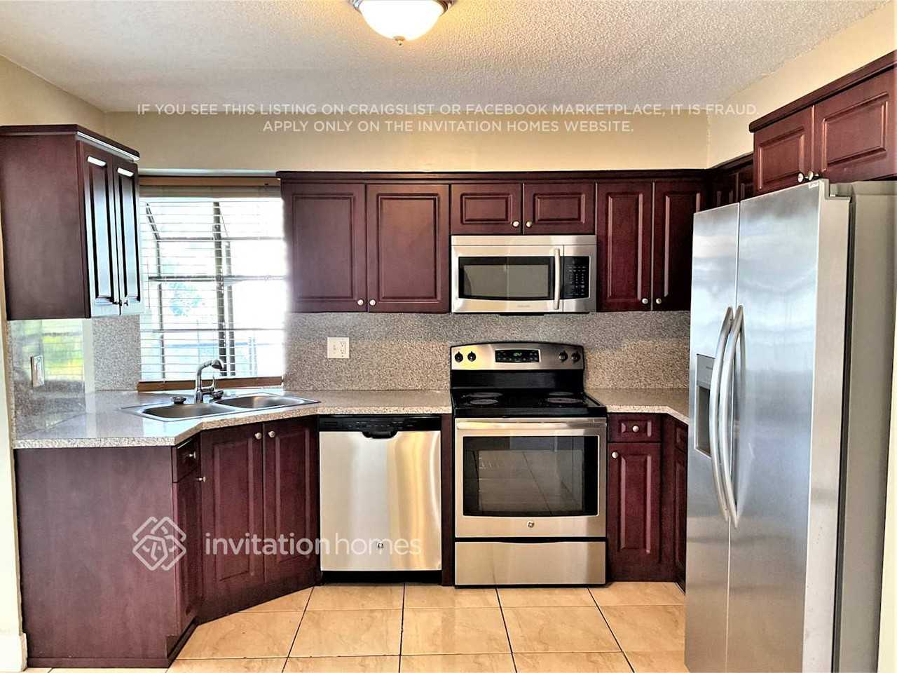 225 Nw 78th Ter - Photo 5 of 14