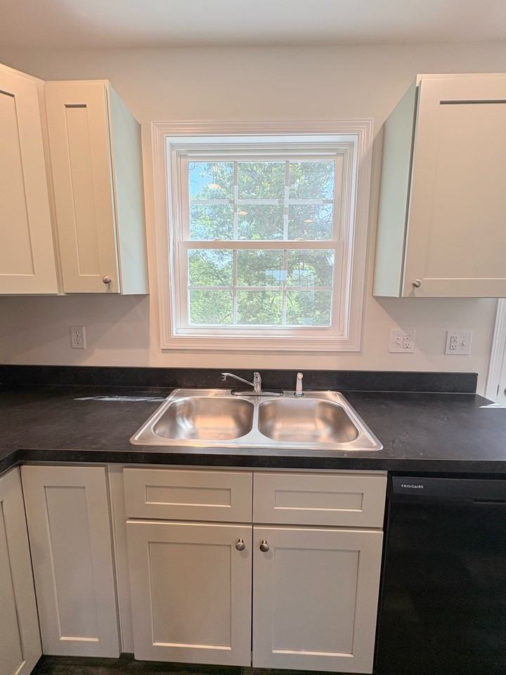 27 Kimberley St - Photo 6 of 26