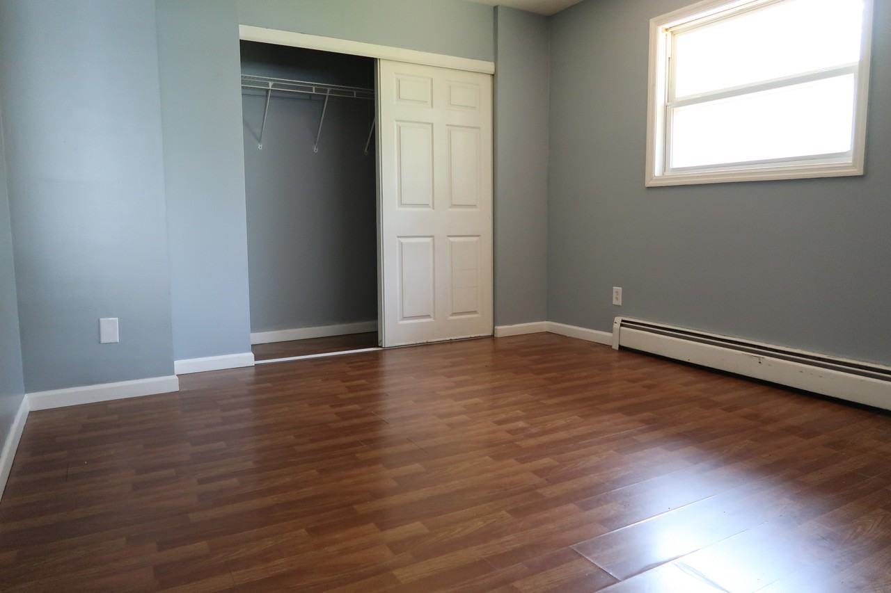 2515 Mckee Ave Sw #4 - Photo 6 of 8