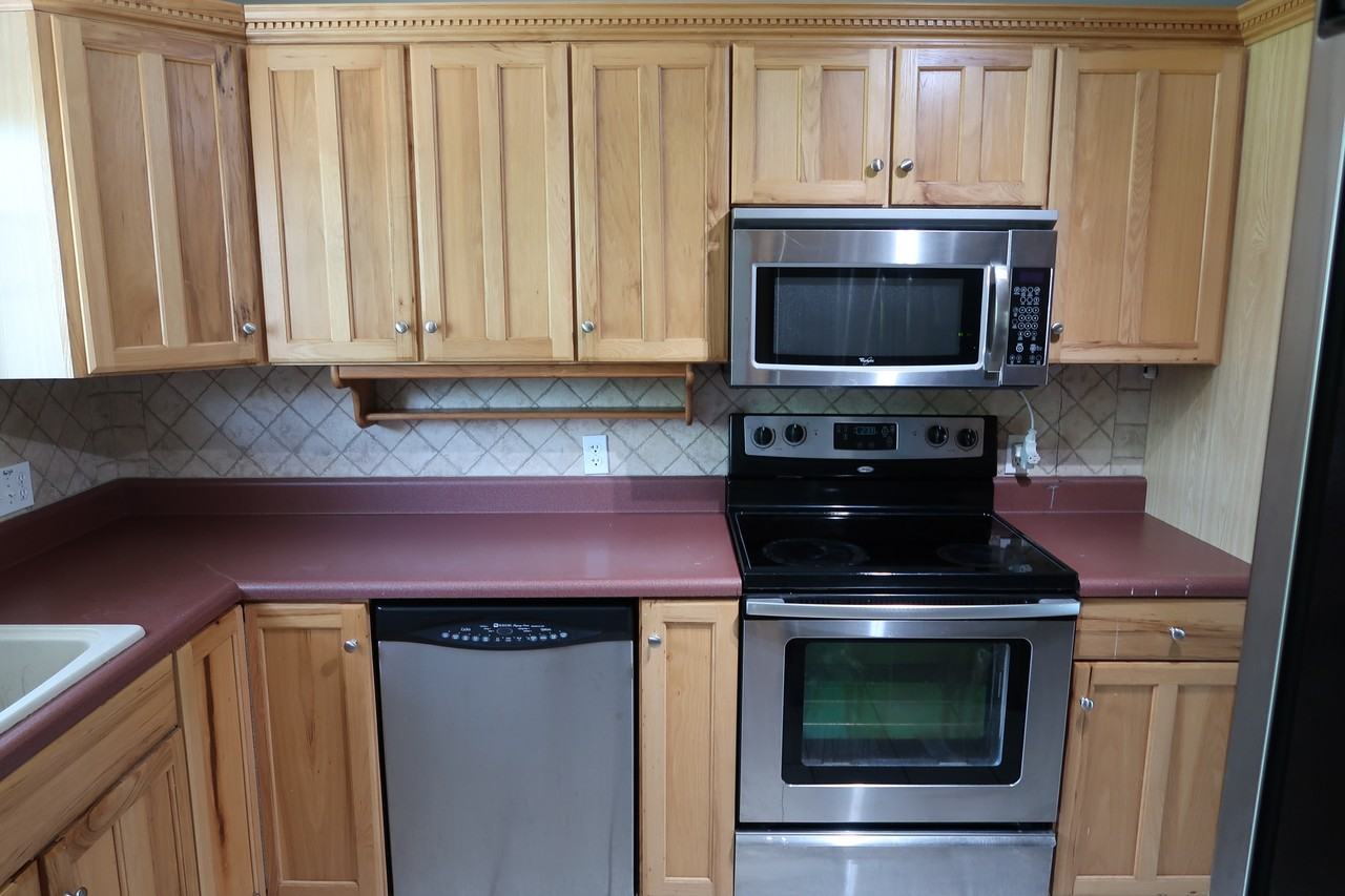 929 Kenmoor Ave Se #1 - Photo 2 of 10