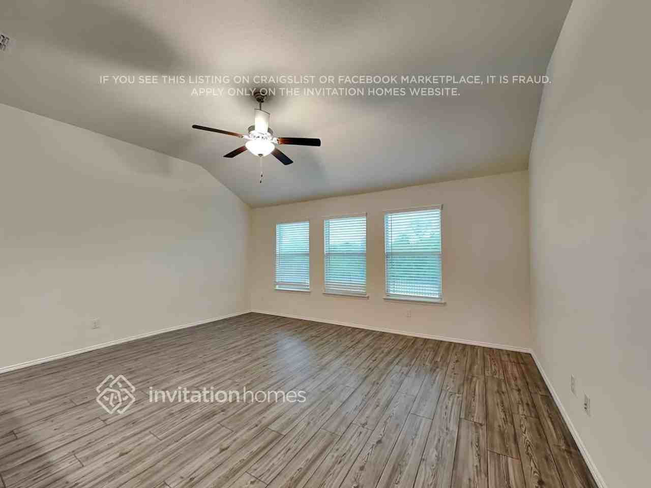 1800 Alamandine Ave - Photo 4 of 20
