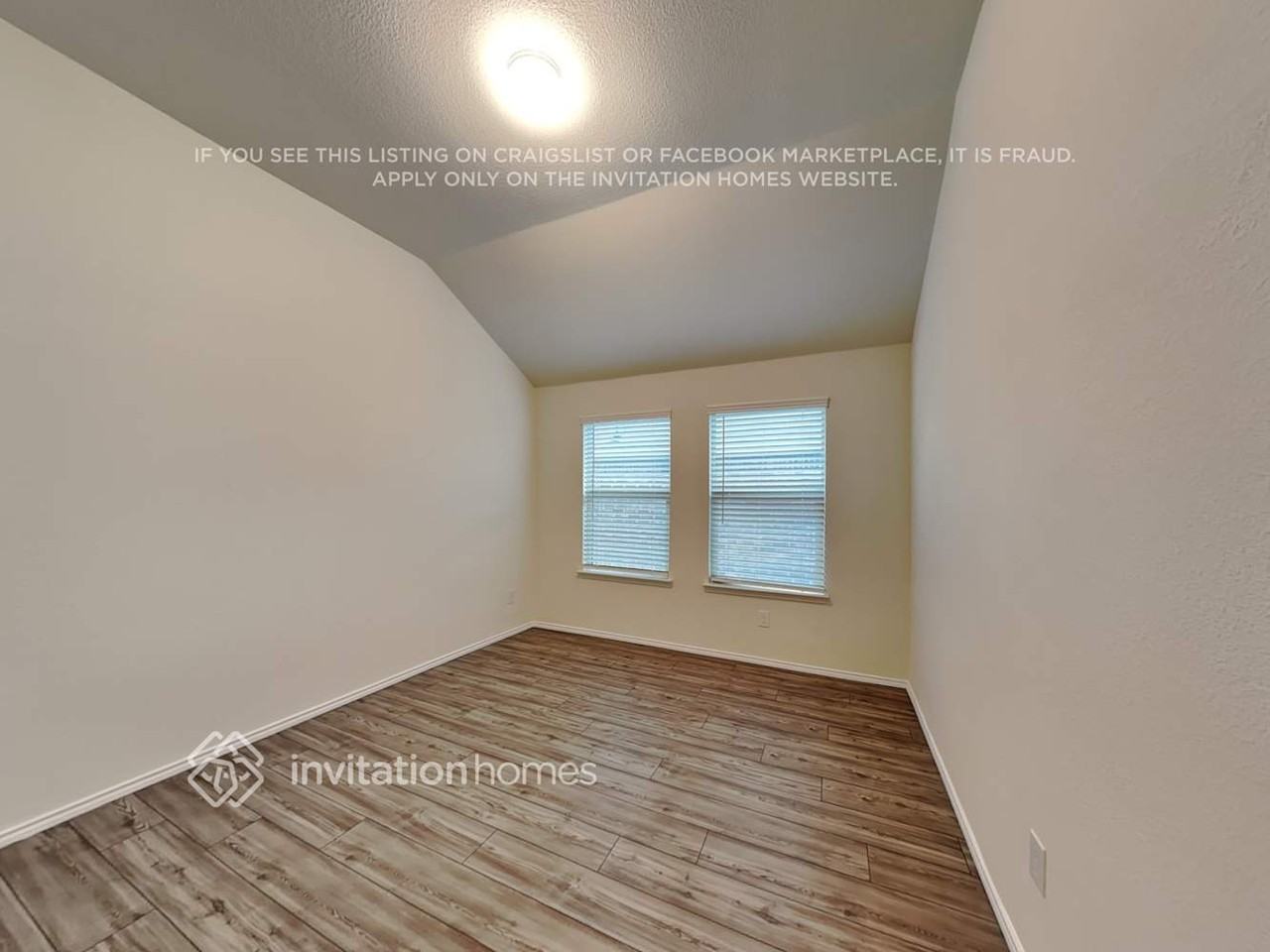 1800 Alamandine Ave - Photo 5 of 20