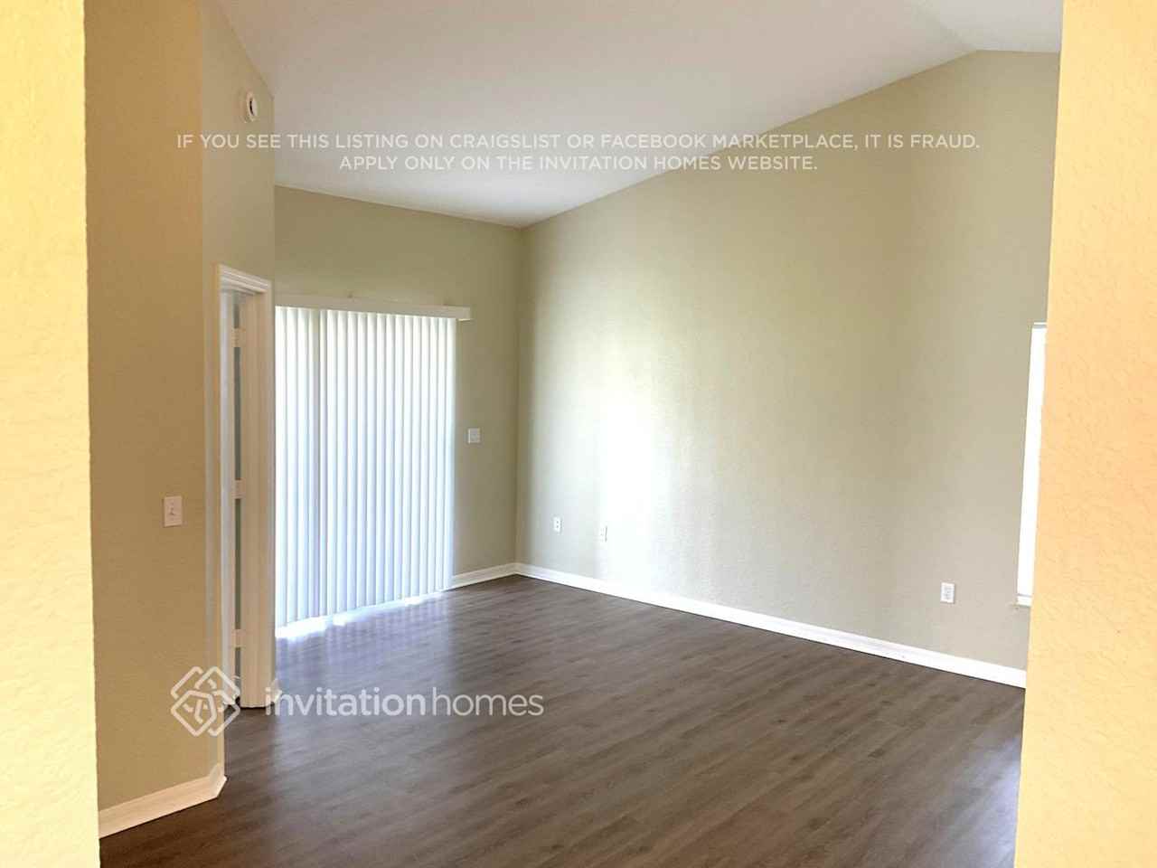 1077 Merrimack Blvd - Photo 2 of 9