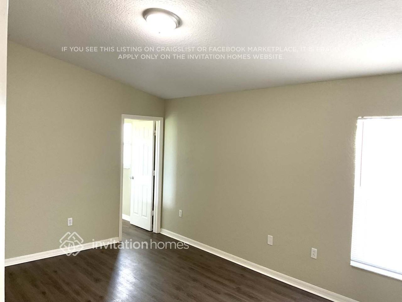 1077 Merrimack Blvd - Photo 3 of 9