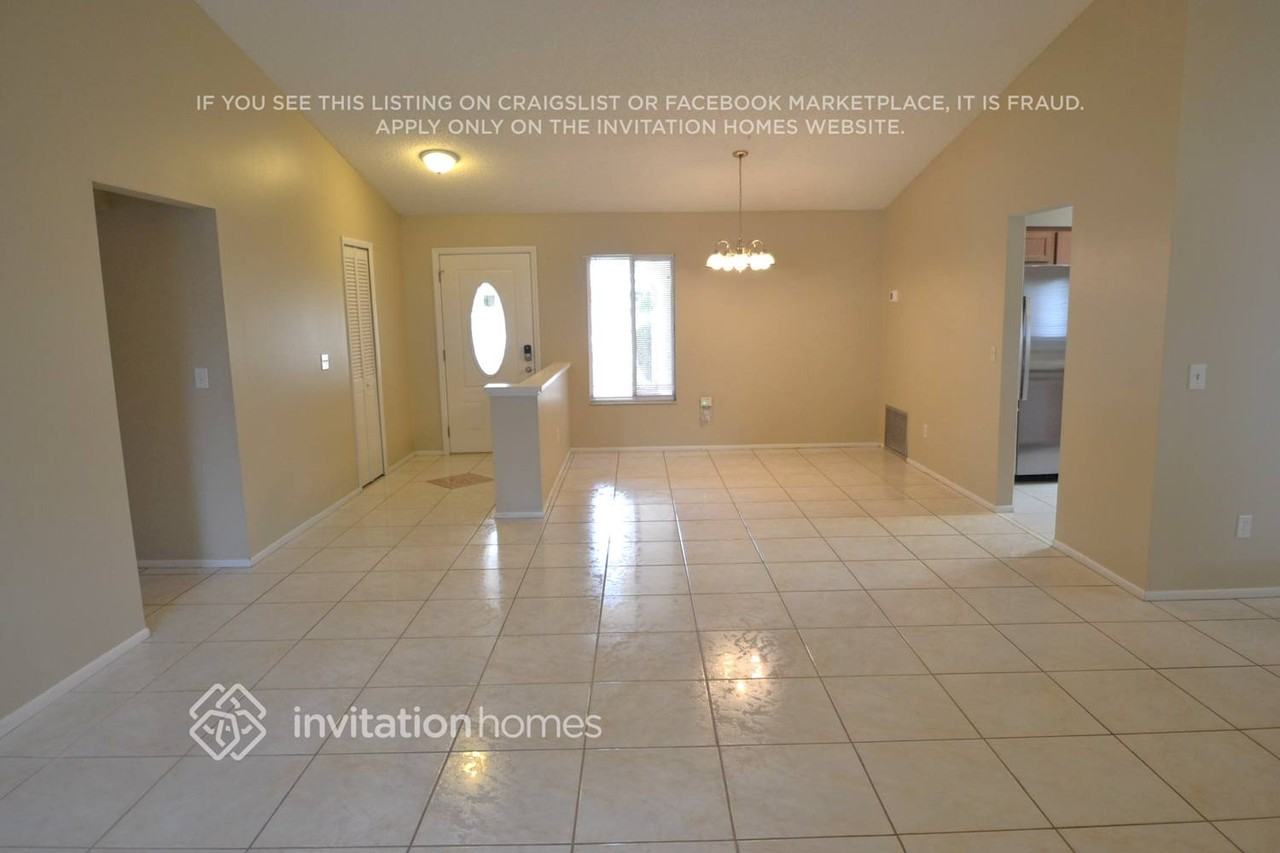 1604 E Sandpiper Trl - Photo 2 of 11