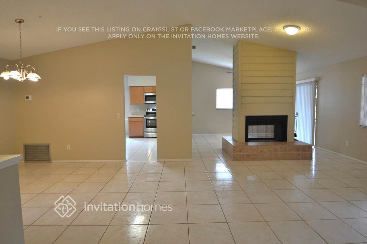 1604 E Sandpiper Trl - Photo 3 of 11