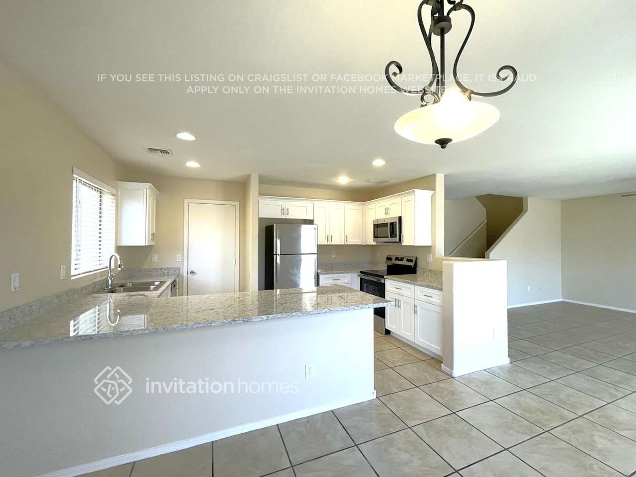 10821 W Taft St - Photo 6 of 19
