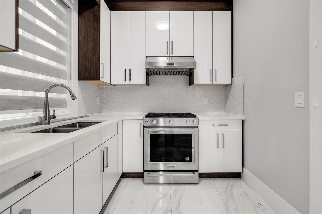 2071 165 Street - Photo 4 of 21