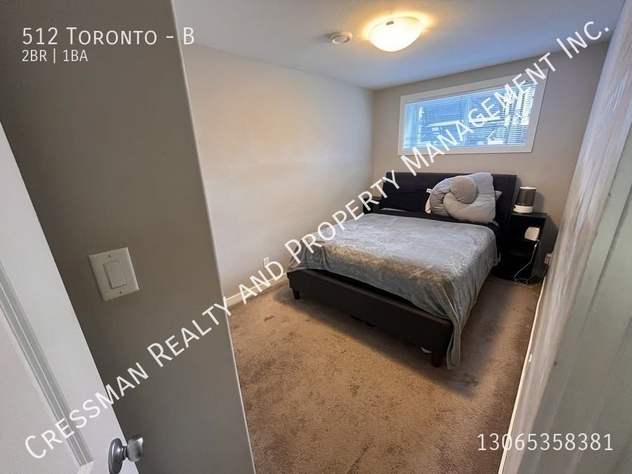 512 Toronto - Photo 4 of 7