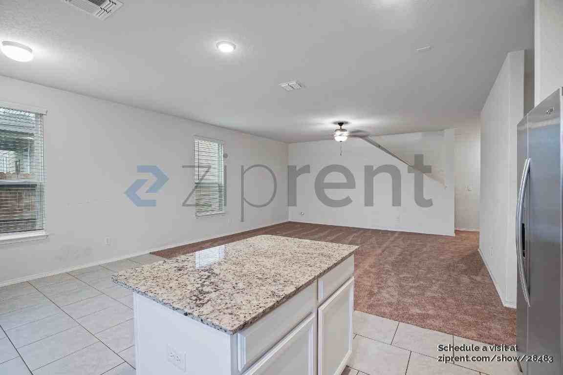 10355 Mcqueeney - Photo 4 of 22