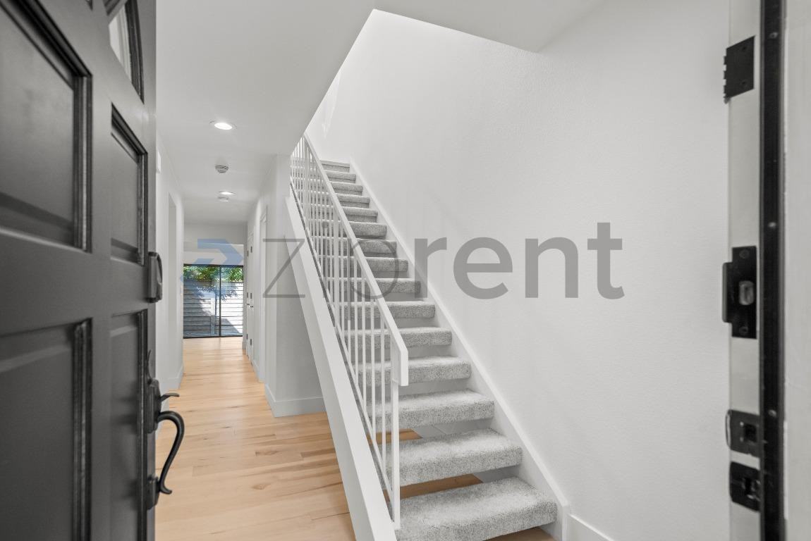 223 Saratoga Ave - Photo 5 of 27