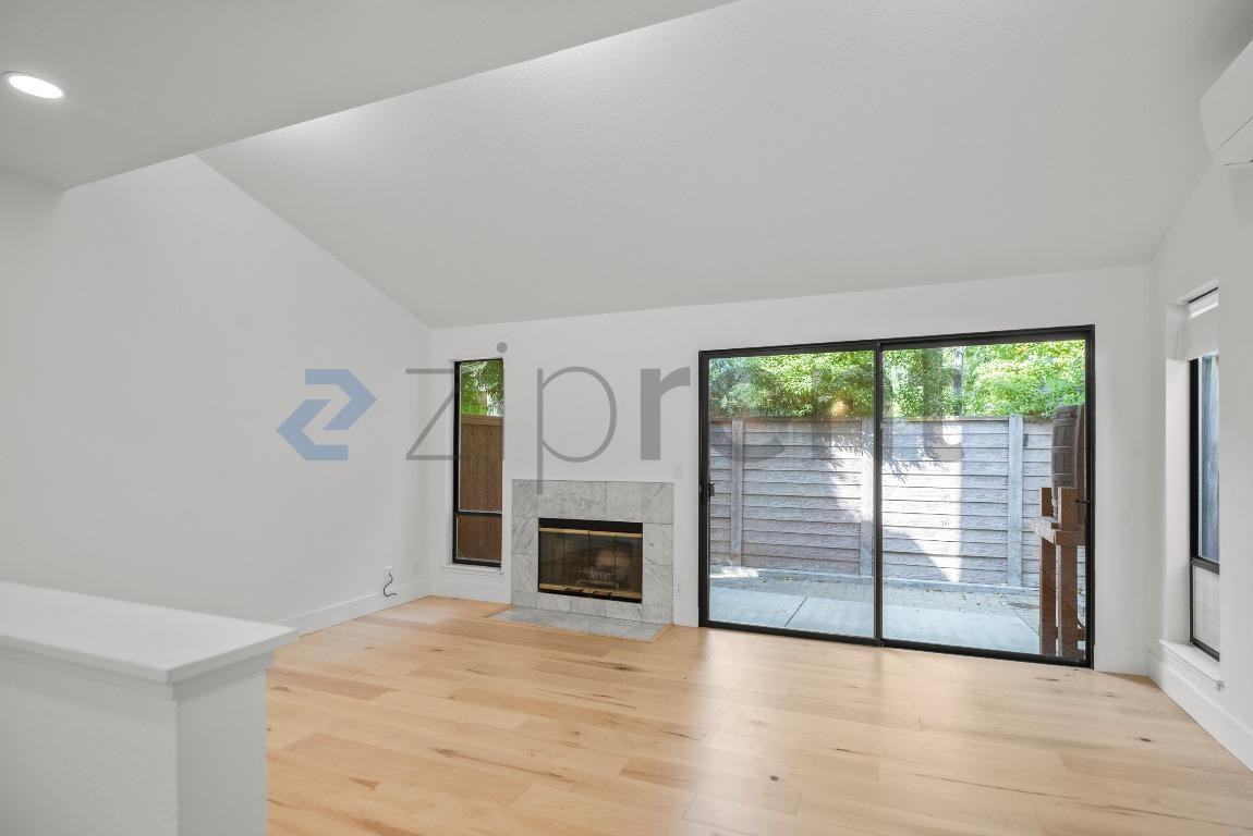 223 Saratoga Ave - Photo 7 of 27