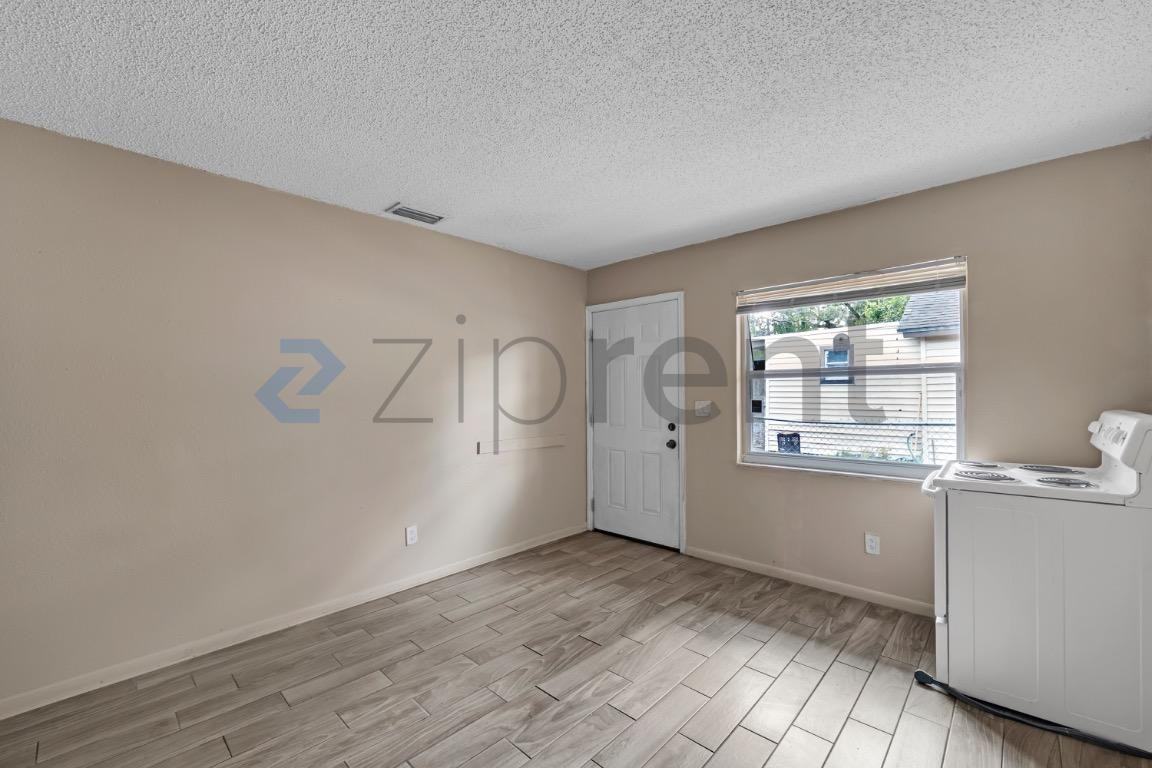 8117 N Mulberry St #B - Photo 5 of 14