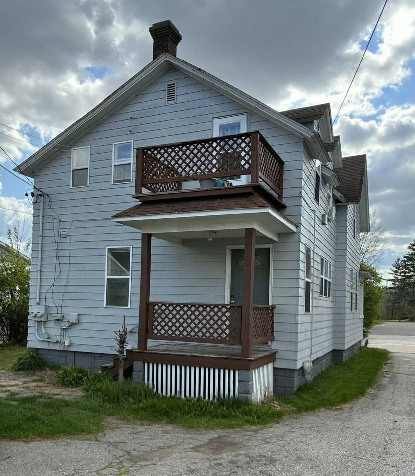 105 N Polk St Lowr - Photo 2 of 3