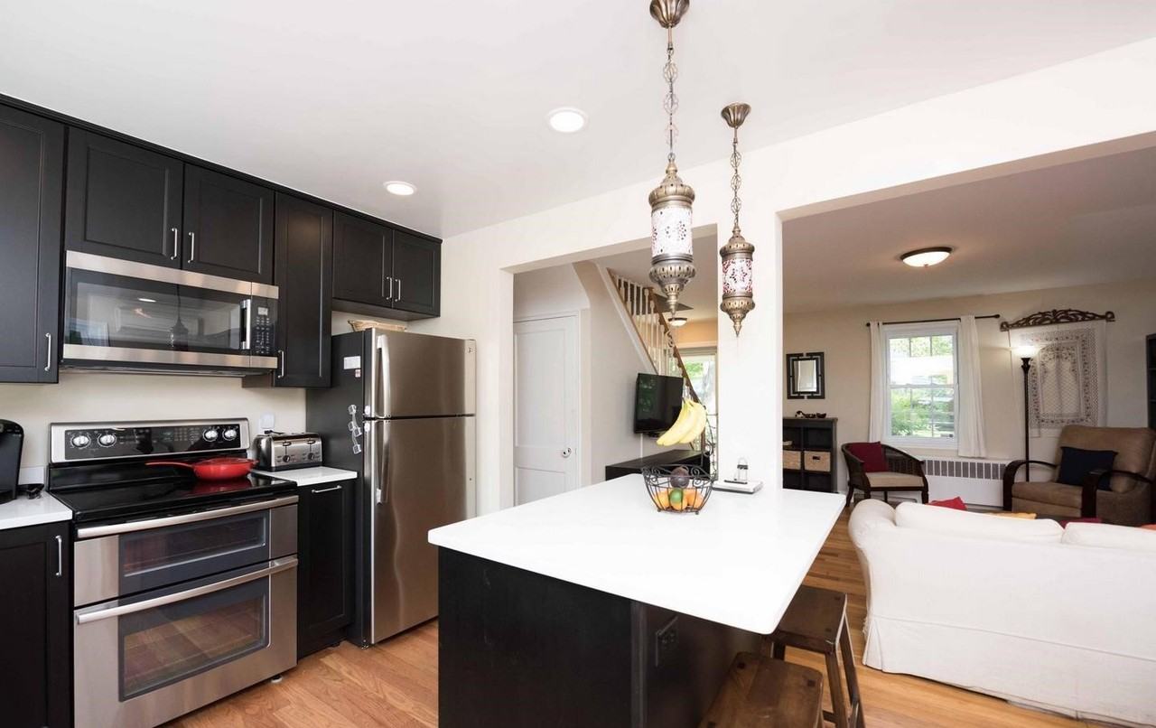 2416 S Culpeper St #1 - Photo 6 of 24