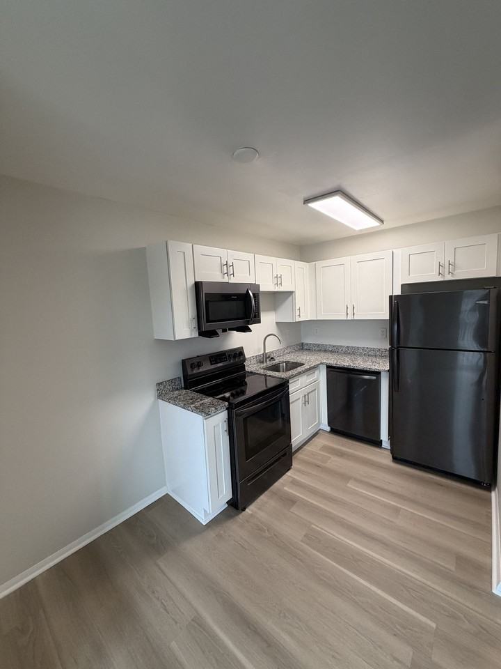 Bell View at Northshore Apartments - Photo 2 of 32
