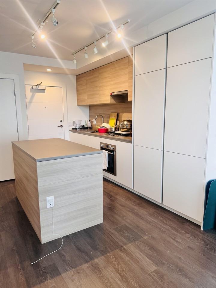 652 Whiting Way #710 - Photo 3 of 8