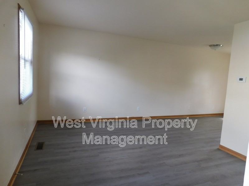 219 Cardinal Way #49 - Photo 3 of 10