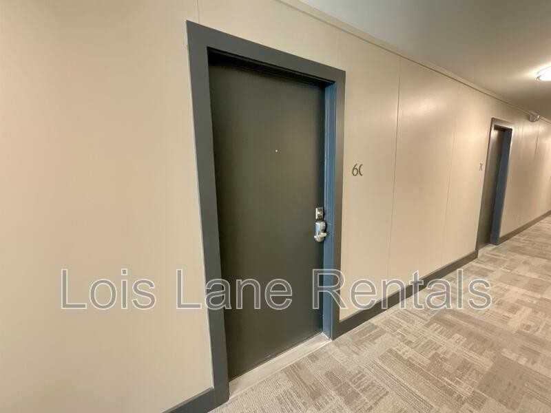 259 E Bay St - Photo 3 of 15