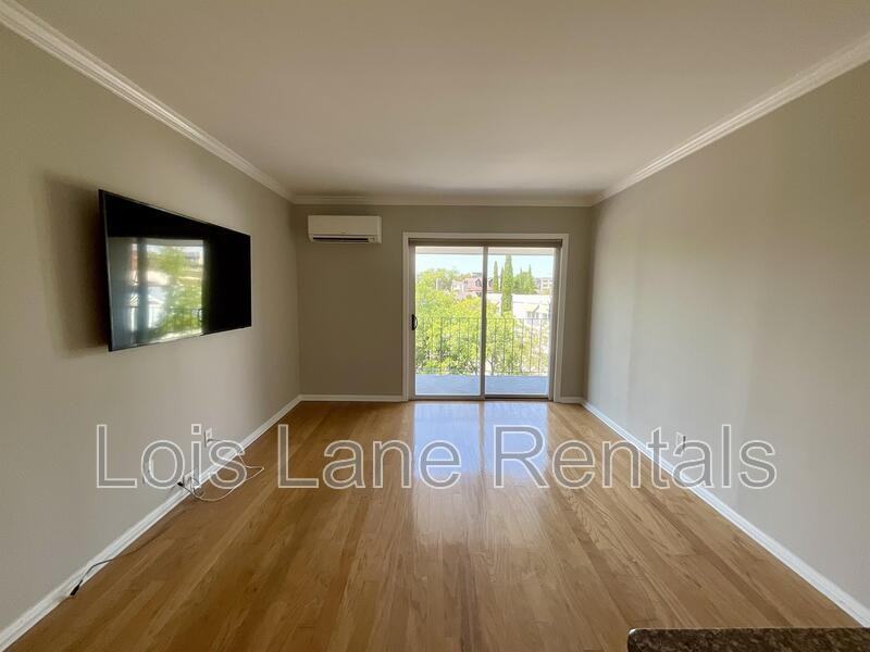 259 E Bay St - Photo 6 of 15