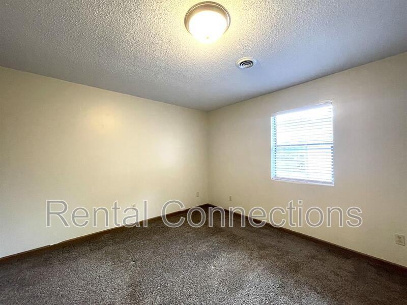 1305 W Copeland St - Photo 6 of 10