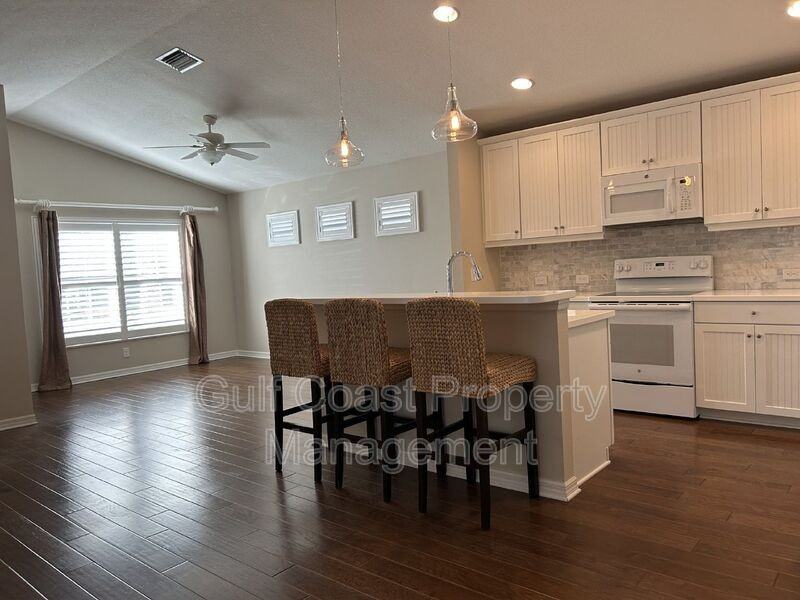 12721 Sagewood Dr - Photo 2 of 27