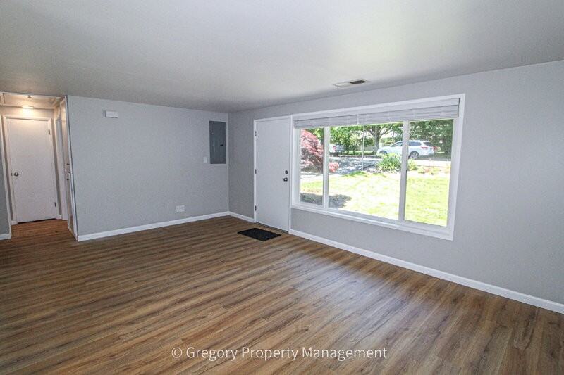 23005 60th Ave W - Photo 3 of 27