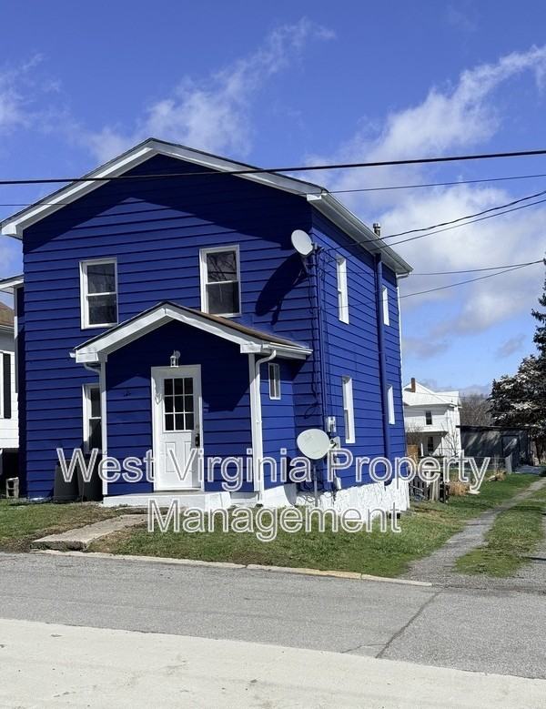 304 N 3rd St - Photo 2 of 18