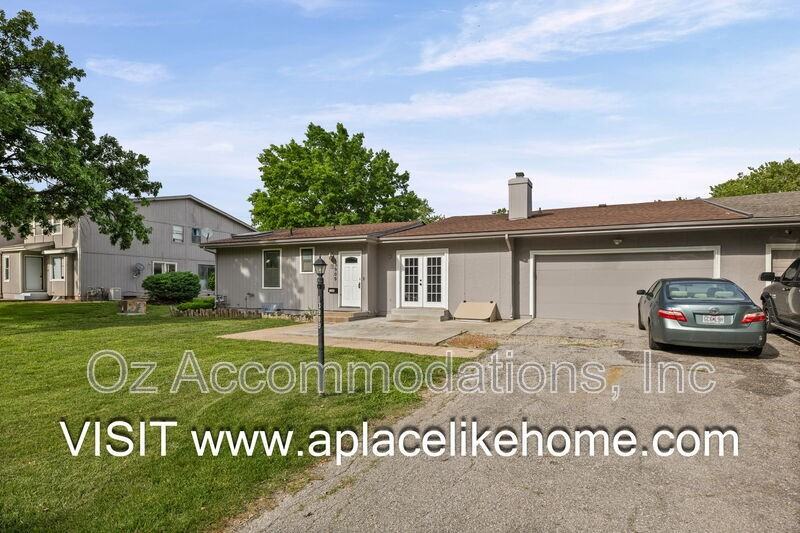 13909 Falkirk Cir - Photo 4 of 40