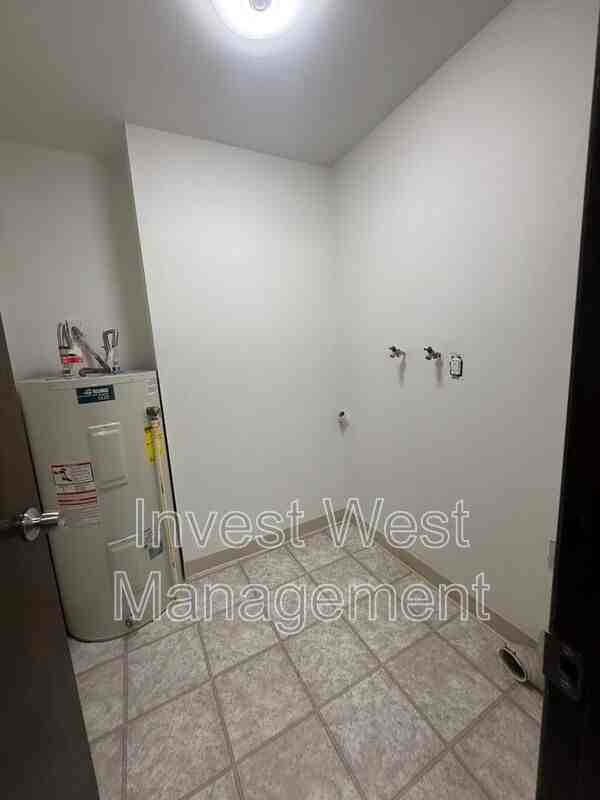 3408 Estreet #L - Photo 3 of 7
