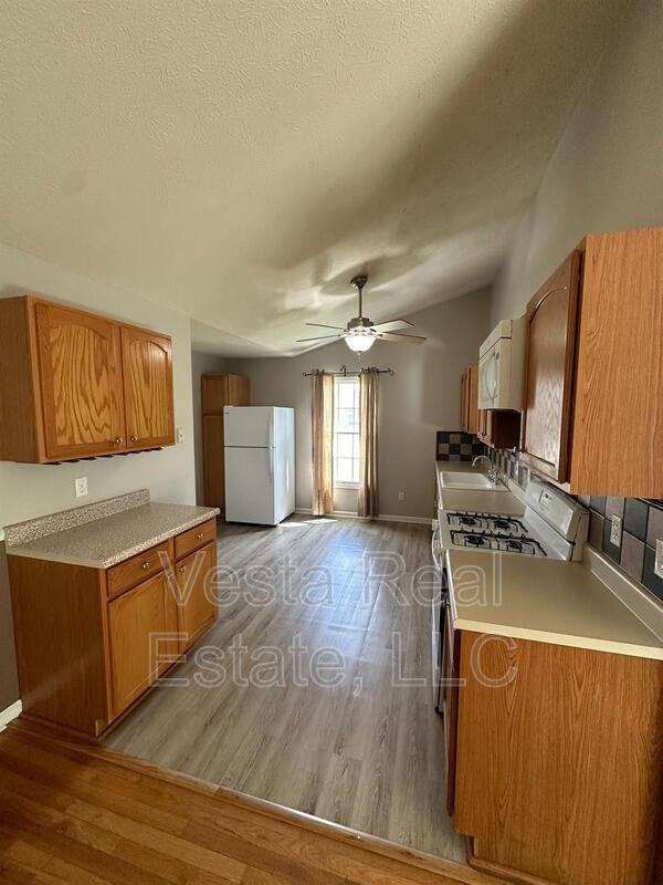 3102 Auburn Rd #3102AUBUR - Photo 2 of 16