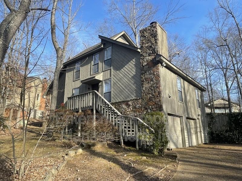 384 Sherburne Cv - Photo 2 of 21