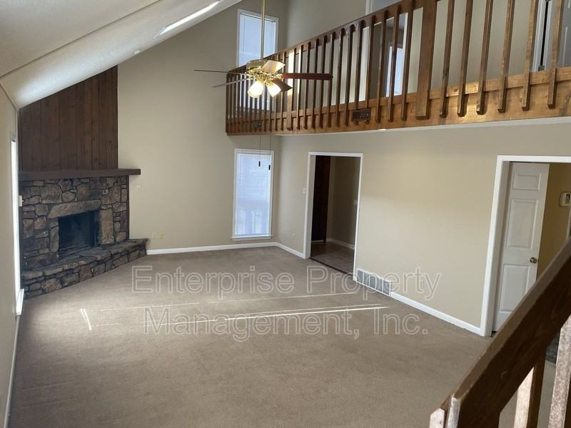 384 Sherburne Cv - Photo 4 of 21
