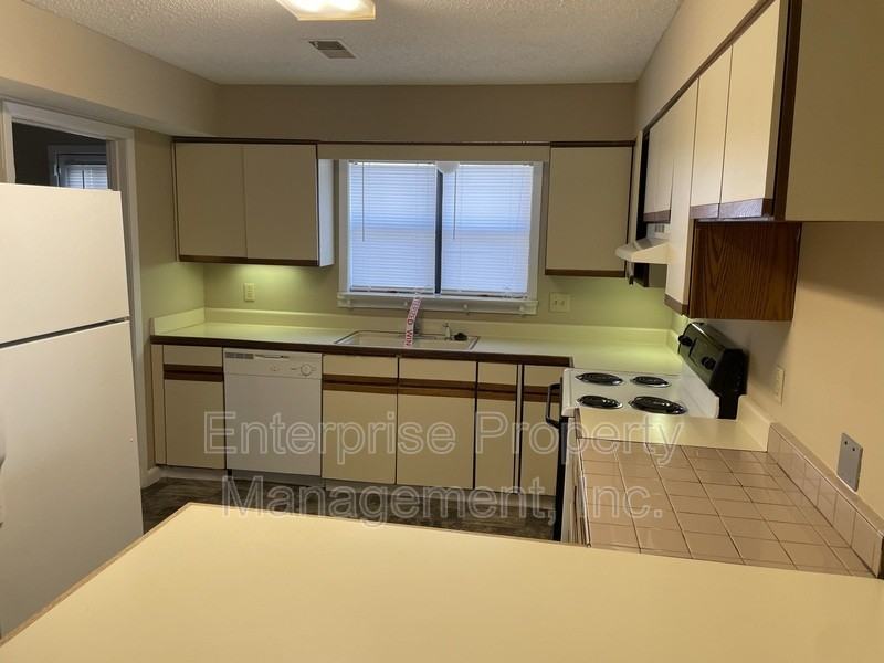 384 Sherburne Cv - Photo 6 of 21