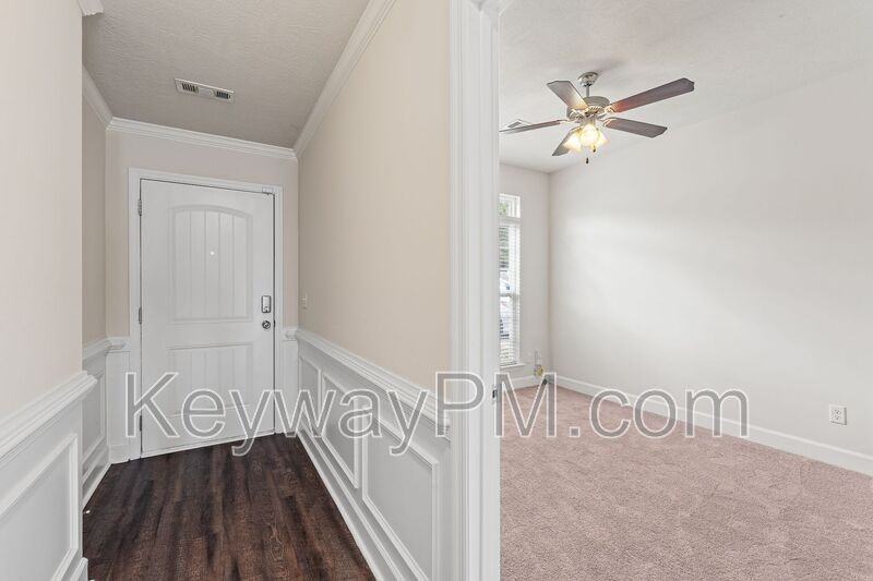 801 Trailside Ct - Photo 4 of 22