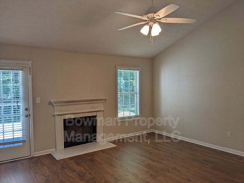 239 Jasmine Trl - Photo 3 of 27